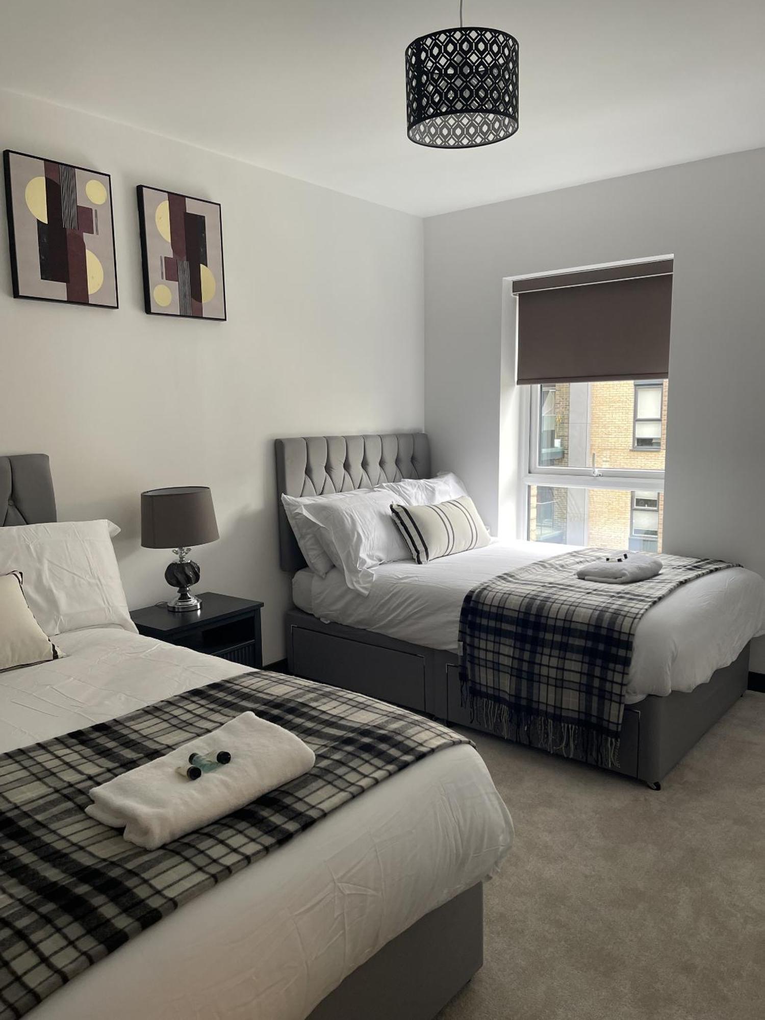 The Godfreys, Edinburgh Way, Harlow Exterior photo